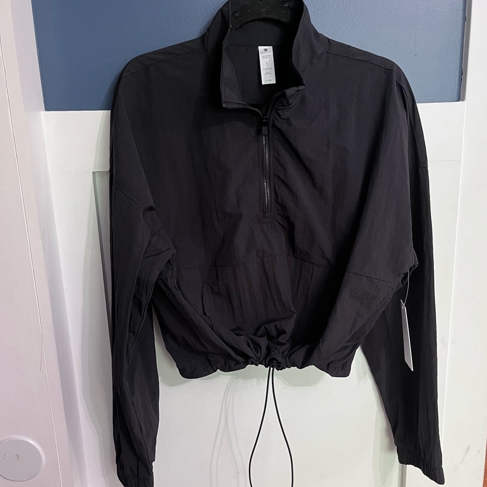 Yogalicious Woven Spring Peak Half-zip Cropped Jacket Black Adjustable Hem